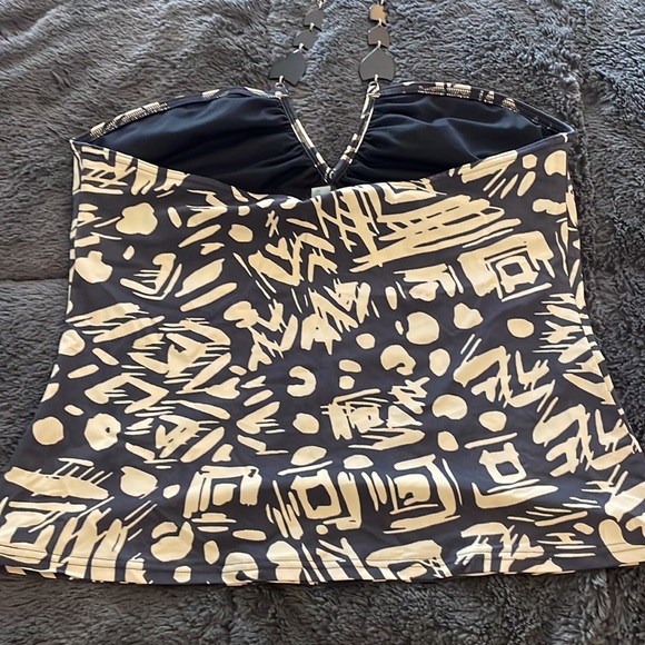 🩱 Victoria’s Secret Halter Top Tankini, Large Top, Medium Bottoms 🩱 - Picture 4 of 10